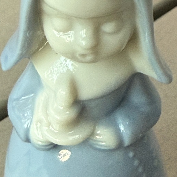 INARCO JAPAN Praying/Singing Nun Porcelain Figurine Blue Girl - Picture 6 of 7